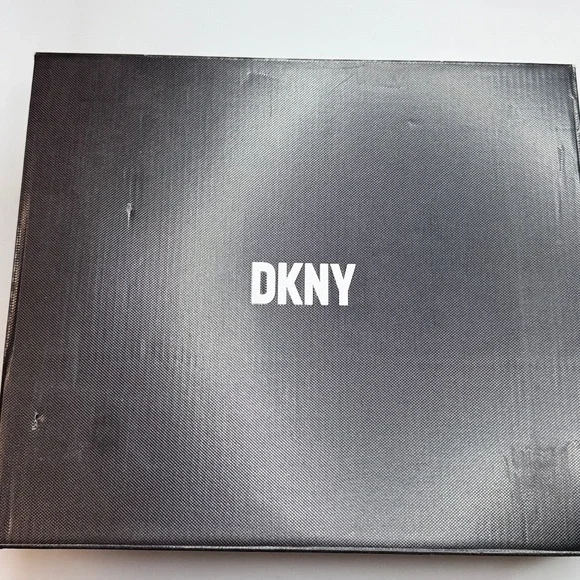 DKNY Women's Patria Pull-On Chelsea Booties- Size 6 - Picture 6 of 11